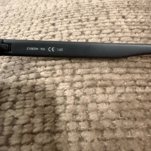 Louis Vuitton sunglasses - Picture 5 of 6